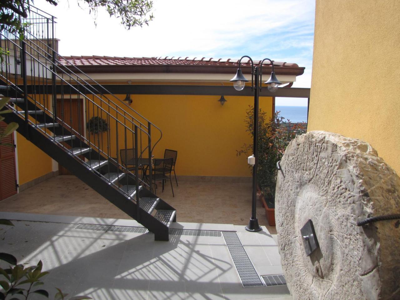 Agriturismo Il Vecchio Mulino Terzorio Bagian luar foto